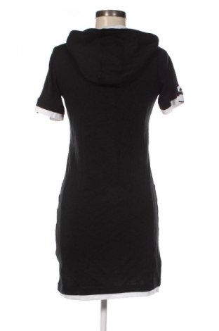 Рокля Kangaroos, Размер XS, Цвят Черен, Цена 109,99 лв.