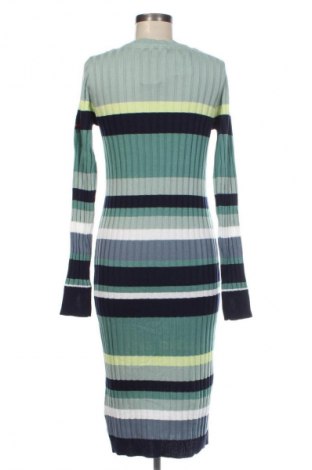 Рокля Kangaroos, Размер M, Цвят Многоцветен, Цена 109,99 лв.