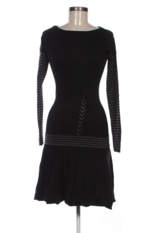 Рокля Karen Millen, Размер XS, Цвят Черен, Цена 82,99 лв.