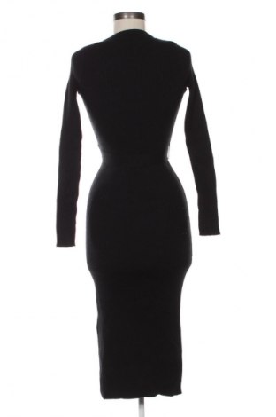 Рокля Mango, Размер S, Цвят Черен, Цена 23,99 лв.