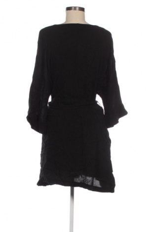 Рокля Mango, Размер XL, Цвят Черен, Цена 22,99 лв.