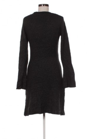 Sukienka Manguun, Rozmiar L, Kolor Czarny, Cena 53,99 zł