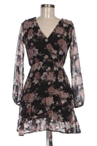 Рокля Mohito, Размер XXS, Цвят Многоцветен, Цена 29,00 лв.