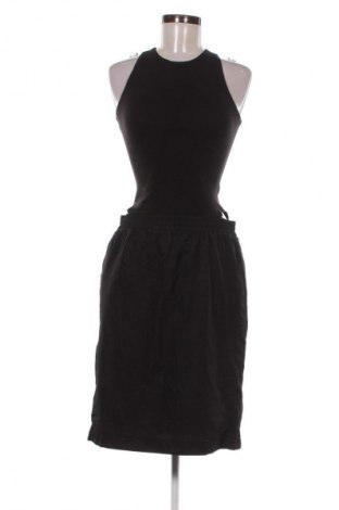 Šaty  Mtwtfss Weekday, Velikost S, Barva Černá, Cena  606,00 Kč