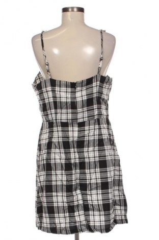 Šaty  New Look, Veľkosť XL, Farba Viacfarebná, Cena  21,95 €