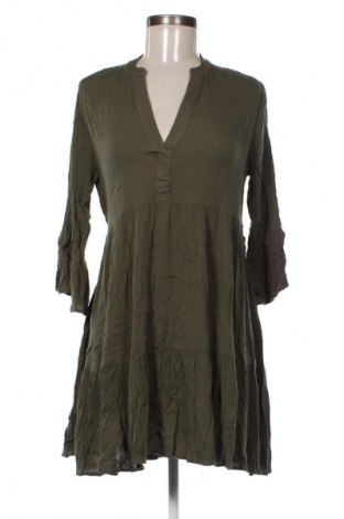 Рокля ONLY, Размер S, Цвят Зелен, Цена 62,99 лв.