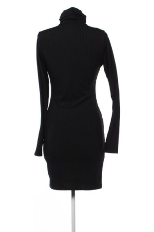 Šaty  Pretty Little Thing, Velikost L, Barva Černá, Cena  309,00 Kč