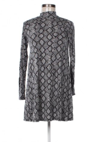 Рокля Pull&Bear, Размер S, Цвят Многоцветен, Цена 29,33 лв.