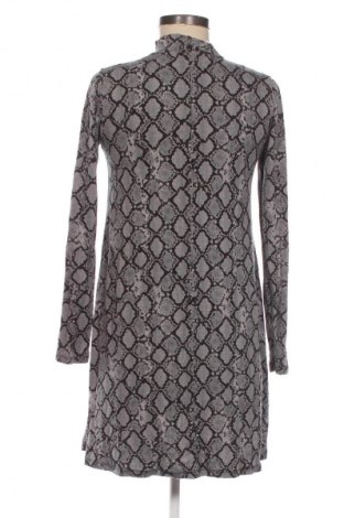 Рокля Pull&Bear, Размер M, Цвят Многоцветен, Цена 28,88 лв.