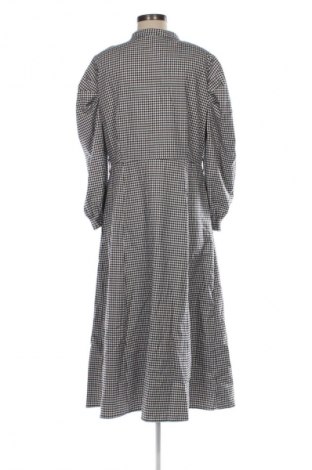 Kleid Reserved, Größe XL, Farbe Mehrfarbig, Preis 27,99 €