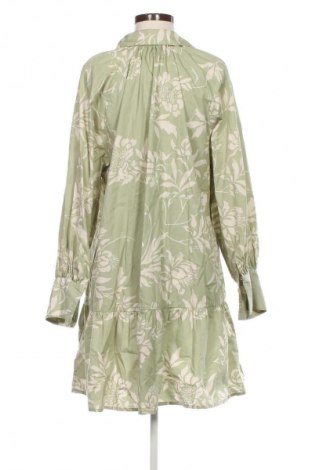 Šaty  Reserved, Velikost L, Barva Vícebarevné, Cena  608,00 Kč