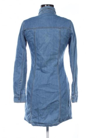 Рокля Reserved, Размер S, Цвят Син, Цена 39,14 лв.