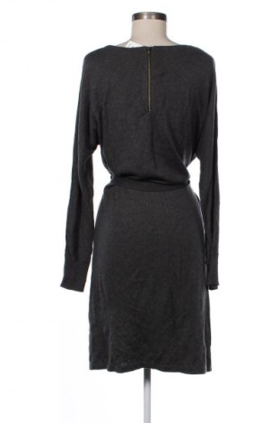 Рокля S.Oliver, Размер M, Цвят Сив, Цена 48,88 лв.