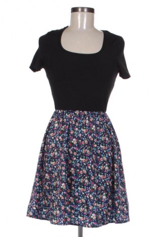 Рокля SHEIN, Размер XS, Цвят Многоцветен, Цена 23,99 лв.