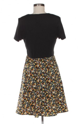 Рокля SHEIN, Размер L, Цвят Многоцветен, Цена 30,45 лв.