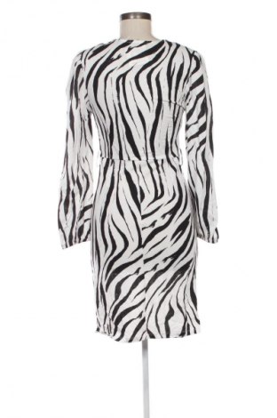 Sukienka Sinsay, Rozmiar M, Kolor Kolorowy, Cena 66,65 zł