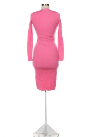 Рокля Sinsay, Размер S, Цвят Розов, Цена 48,00 лв.