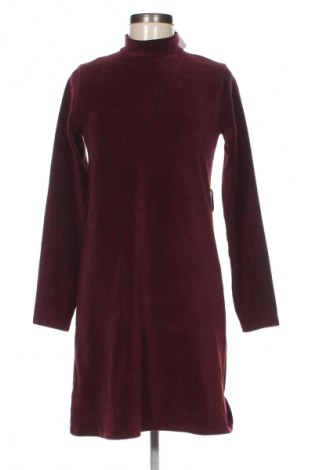 Рокля Staccato, Размер M, Цвят Червен, Цена 23,99 лв.