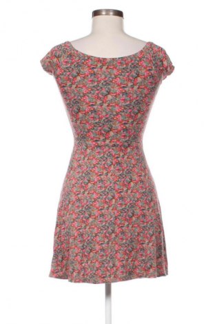 Рокля Stradivarius, Размер S, Цвят Многоцветен, Цена 28,88 лв.
