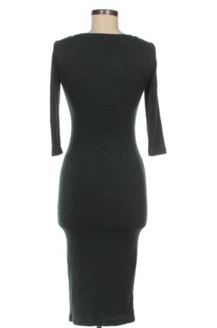 Kleid Stradivarius, Größe S, Farbe Grün, Preis 14,77 €