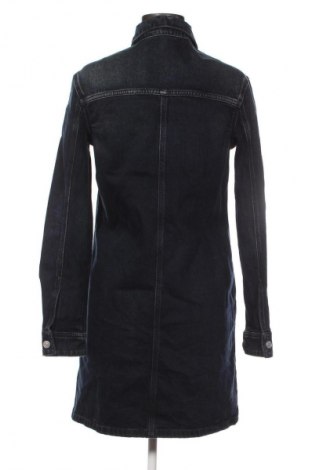 Рокля Tommy Hilfiger, Размер XS, Цвят Син, Цена 254,99 лв.