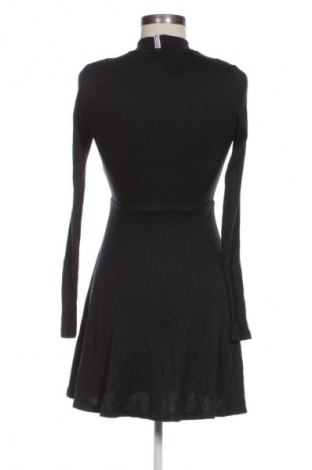 Sukienka Tommy Jeans, Rozmiar S, Kolor Czarny, Cena 216,99 zł