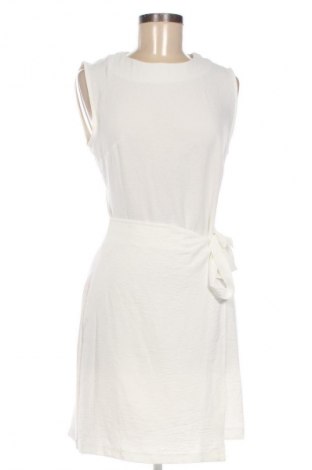 Rochie Trendyol, Mărime M, Culoare Alb, Preț 126,00 Lei