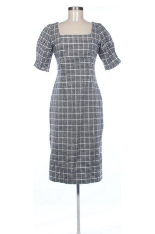 Kleid Trendyol, Größe L, Farbe Mehrfarbig, Preis 55,24 €