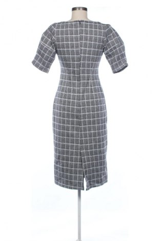 Kleid Trendyol, Größe L, Farbe Mehrfarbig, Preis 55,24 €