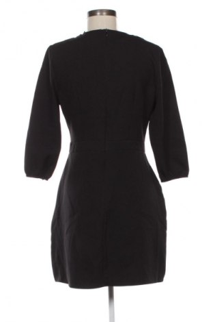 Рокля Trendyol, Размер M, Цвят Черен, Цена 16,99 лв.