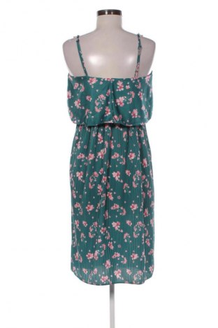 Рокля Trendyol, Размер S, Цвят Многоцветен, Цена 38,99 лв.