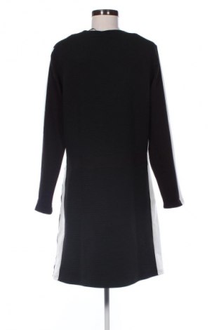 Рокля Tuzzi, Размер L, Цвят Черен, Цена 107,53 лв.