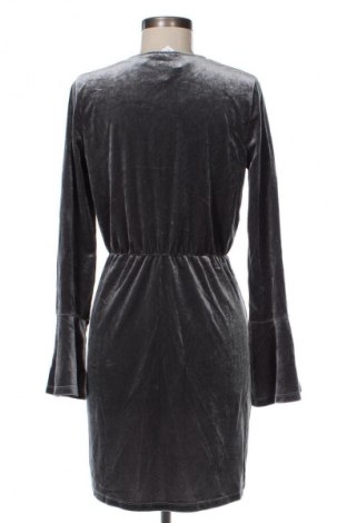 Рокля Vero Moda, Размер S, Цвят Сив, Цена 8,99 лв.