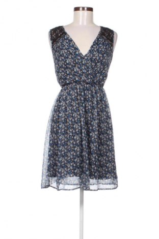 Рокля Vero Moda, Размер XS, Цвят Многоцветен, Цена 22,99 лв.