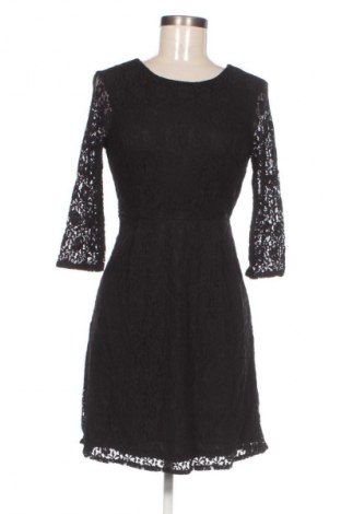 Рокля Vero Moda, Размер XS, Цвят Черен, Цена 70,99 лв.