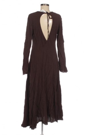 Рокля Weekday, Размер XL, Цвят Кафяв, Цена 22,99 лв.