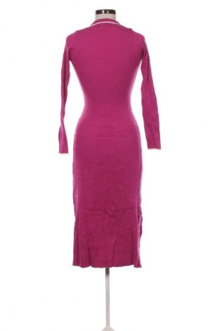 Sukienka Whyte Valentyne, Rozmiar S, Kolor Fioletowy, Cena 121,99 zł