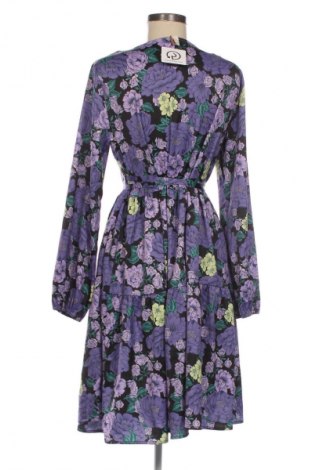 Kleid Y.A.S, Größe M, Farbe Mehrfarbig, Preis € 41,94