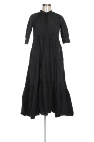 Рокля Zara, Размер XS, Цвят Черен, Цена 34,00 лв.