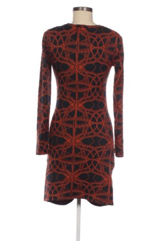 Рокля Zara, Размер M, Цвят Многоцветен, Цена 50,75 лв.