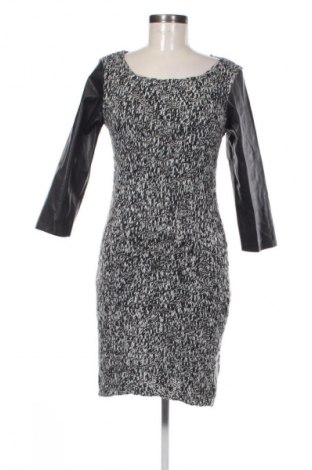 Рокля Zara, Размер M, Цвят Многоцветен, Цена 27,00 лв.