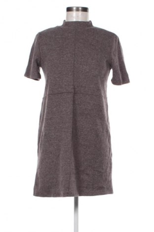 Рокля Zara, Размер M, Цвят Кафяв, Цена 19,99 лв.