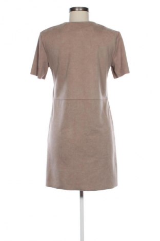 Рокля Zara, Размер S, Цвят Бежов, Цена 62,99 лв.