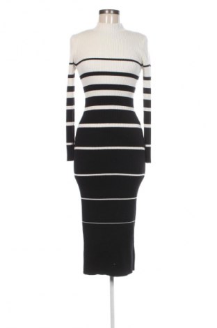 Рокля Zara, Размер M, Цвят Многоцветен, Цена 37,99 лв.