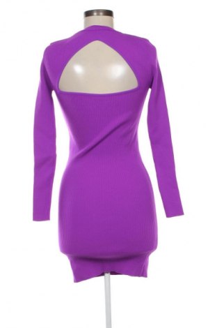 Рокля Zara, Размер S, Цвят Лилав, Цена 27,37 лв.