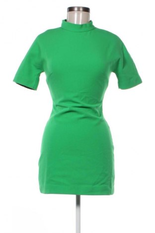 Рокля Zara, Размер XS, Цвят Зелен, Цена 27,37 лв.