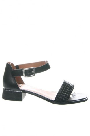 Сандали Caprice, Размер 40, Цвят Черен, Цена 82,99 лв.
