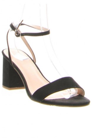 Сандали Mohito, Размер 41, Цвят Черен, Цена 51,00 лв.