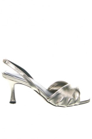 Сандали ONLY, Размер 39, Цвят Златист, Цена 27,99 лв.