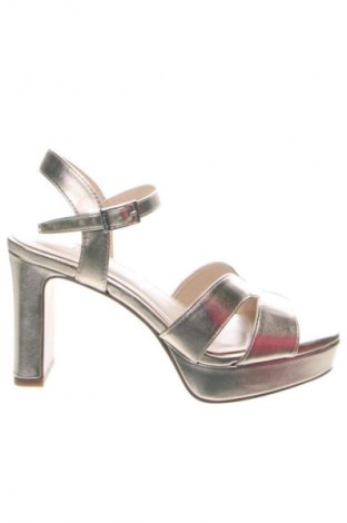 Сандали Tamaris, Размер 36, Цвят Златист, Цена 68,99 лв.